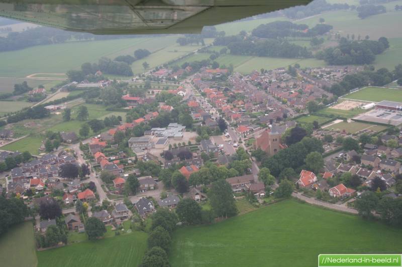 Luchtfoto's Rossum Ov / foto's Rossum Ov Nederlandinbeeld.nl